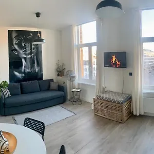Sleep - Black And White Modern Flat With Cityview Appartement Anvers
